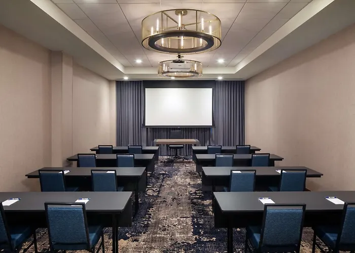 Hampton Inn Boston Seaport District
