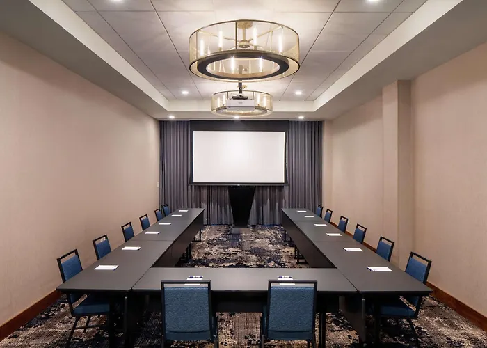 Hampton Inn Boston Seaport District